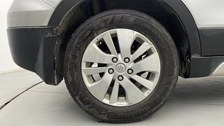 Used 2015 Maruti Suzuki S-Cross [2015-2017] Alpha 1.6 Diesel Manual tyres RIGHT REAR TYRE RIM VIEW
