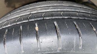 Used 2018 Maruti Suzuki Baleno [2015-2019] Zeta AT Petrol Petrol Automatic tyres RIGHT FRONT TYRE TREAD VIEW