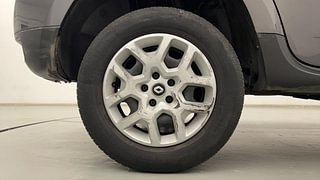 Used 2019 renault Duster 85 PS RXS MT Diesel Manual tyres RIGHT REAR TYRE RIM VIEW