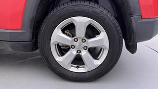 Used 2018 JEEP Compass [2017-2021] Limited 1.4 Petrol AT Petrol Automatic tyres LEFT REAR TYRE RIM VIEW