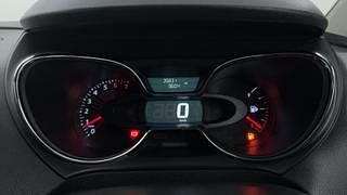 Used 2018 Renault Captur [2017-2020] RXE Petrol Petrol Manual interior CLUSTERMETER VIEW