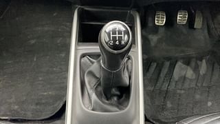 Used 2016 Maruti Suzuki Baleno [2015-2019] Alpha Diesel Diesel Manual interior GEAR  KNOB VIEW