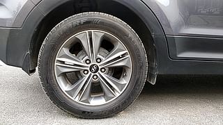Used 2017 Hyundai Creta [2015-2018] 1.6 SX (O) Diesel Manual tyres RIGHT REAR TYRE RIM VIEW