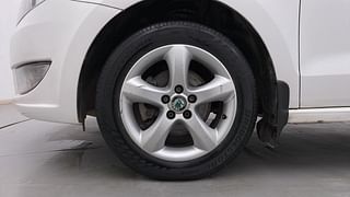 Used 2013 Skoda Rapid [2011-2016] Elegance Plus Diesel MT Diesel Manual tyres LEFT FRONT TYRE RIM VIEW