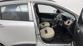 Used 2015 Hyundai Grand i10 [2013-2017] Sportz 1.2 Kappa VTVT Petrol Manual interior RIGHT SIDE FRONT DOOR CABIN VIEW