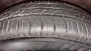 Used 2010 Hyundai i10 [2007-2010] Sportz  AT Petrol Petrol Automatic tyres RIGHT FRONT TYRE TREAD VIEW