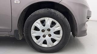 Used 2014 Honda Amaze [2013-2016] 1.2 S AT i-VTEC Petrol Automatic tyres RIGHT FRONT TYRE RIM VIEW