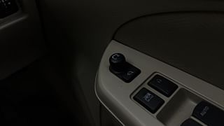 Used 2018 Maruti Suzuki Ertiga [2015-2018] VXI AT Petrol Automatic top_features Adjustable ORVM