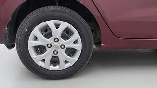 Used 2015 Hyundai Grand i10 [2013-2017] Magna 1.2 Kappa VTVT Petrol Manual tyres RIGHT REAR TYRE RIM VIEW