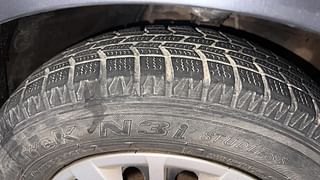 Used 2015 hyundai i10 Sportz 1.1 Petrol Petrol Manual tyres RIGHT FRONT TYRE TREAD VIEW