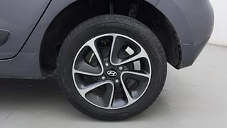 Used 2017 Hyundai Grand i10 [2017-2020] Sportz (O) AT 1.2 Kappa VTVT Petrol Automatic tyres LEFT REAR TYRE RIM VIEW