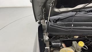 Used 2016 Mahindra KUV100 [2015-2017] K6 6 STR Petrol Manual engine ENGINE RIGHT SIDE HINGE & APRON VIEW