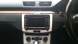 Used 2012 Volkswagen Passat [2011-2014] Highline DSG Diesel Automatic interior MUSIC SYSTEM & AC CONTROL VIEW