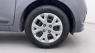 Used 2016 Hyundai Grand i10 [2013-2017] Sportz 1.2 Kappa VTVT Petrol Manual tyres RIGHT FRONT TYRE RIM VIEW