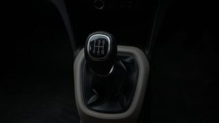 Used 2019 Hyundai Grand i10 [2017-2020] Sportz 1.2 Kappa VTVT CNG (Outside Fitted) Petrol+cng Manual interior GEAR  KNOB VIEW