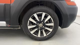 Used 2015 Toyota Etios Cross [2014-2020] 1.5 V Petrol Manual tyres RIGHT FRONT TYRE RIM VIEW