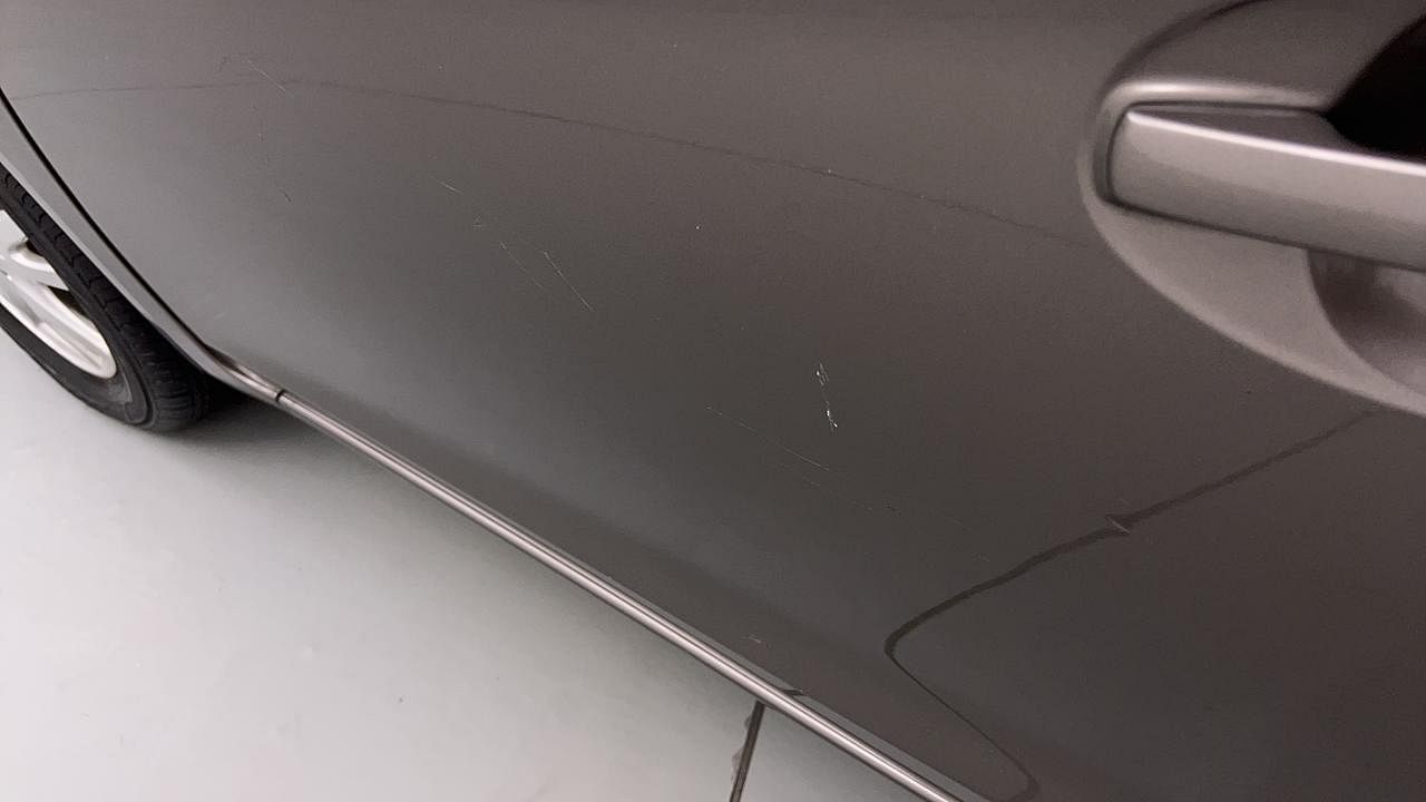 Used 2014 Honda Brio [2011-2016] V MT Petrol Manual dents MINOR SCRATCH