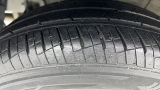 Used 2019 Hyundai Grand i10 [2017-2020] Sportz AT 1.2 Kappa VTVT Petrol Automatic tyres RIGHT REAR TYRE TREAD VIEW