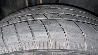 Used 2018 Maruti Suzuki Ertiga [2015-2018] VXI AT Petrol Automatic tyres RIGHT REAR TYRE TREAD VIEW