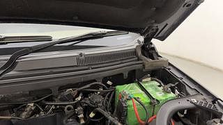 Used 2019 Mahindra TUV300 [2015-2020] T10 Diesel Manual engine ENGINE LEFT SIDE HINGE & APRON VIEW