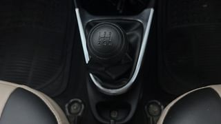 Used 2011 Toyota Etios [2017-2020] VX Petrol Manual interior GEAR  KNOB VIEW