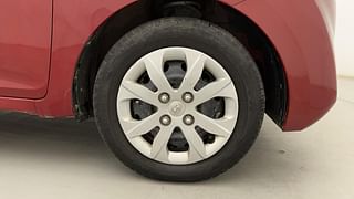 Used 2016 Hyundai Eon [2011-2018] Sportz Petrol Manual tyres RIGHT FRONT TYRE RIM VIEW
