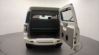 Used 2016 Mahindra Scorpio [2014-2017] S10 Diesel Manual interior DICKY DOOR OPEN VIEW