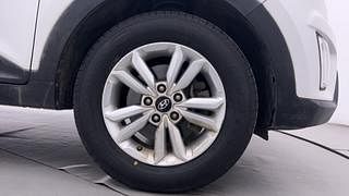 Used 2018 Hyundai Creta [2015-2018] 1.6 SX Plus Petrol Petrol Manual tyres RIGHT FRONT TYRE RIM VIEW
