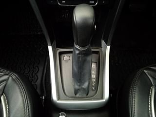 Used 2022 Maruti Suzuki Vitara Brezza [2020-2022] ZXI Plus AT Petrol Automatic interior GEAR  KNOB VIEW