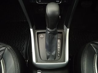 Used 2022 Maruti Suzuki Vitara Brezza [2020-2022] ZXI Plus AT Petrol Automatic interior GEAR  KNOB VIEW