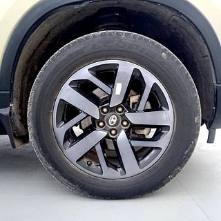 Used 2022 Tata Safari Kaziranga XZA Plus Diesel Automatic tyres RIGHT FRONT TYRE RIM VIEW