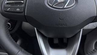 Used 2020 Hyundai Grand i10 Nios Asta 1.2 Kappa VTVT Petrol Manual top_features Airbags