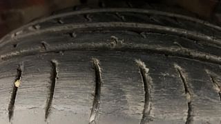 Used 2015 Maruti Suzuki Swift [2011-2017] ZDi Diesel Manual tyres RIGHT FRONT TYRE TREAD VIEW