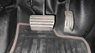 Used 2018 Mahindra XUV500 [2018-2021] W11 AT Diesel Automatic interior PEDALS VIEW
