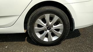 Used 2016 Hyundai Fluidic Verna 4S [2015-2017] 1.6 VTVT S (O) AT Petrol Automatic tyres LEFT REAR TYRE RIM VIEW