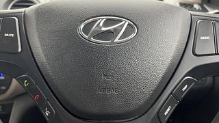 Used 2019 Hyundai Grand i10 [2017-2020] Sportz AT 1.2 Kappa VTVT Petrol Automatic top_features Airbags