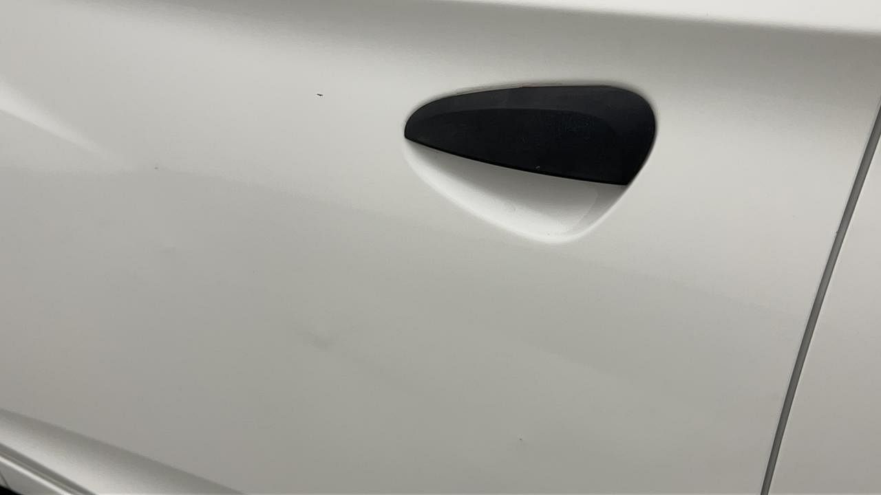 Used 2014 Hyundai Eon [2011-2018] Magna Petrol Manual dents MINOR DENT