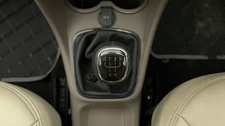 Used 2014 Skoda Rapid [2011-2016] Elegance Diesel MT Diesel Manual interior GEAR  KNOB VIEW