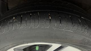Used 2021 Hyundai New i20 Asta (O) 1.5 MT Dual Tone Diesel Manual tyres RIGHT REAR TYRE TREAD VIEW