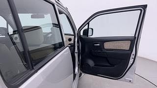 Used 2018 Maruti Suzuki Wagon R 1.0 [2015-2019] VXI AMT Petrol Automatic interior RIGHT FRONT DOOR OPEN VIEW