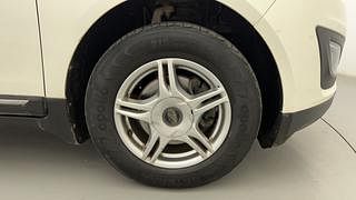 Used 2018 Mahindra Marazzo M6 8str Diesel Manual tyres RIGHT FRONT TYRE RIM VIEW