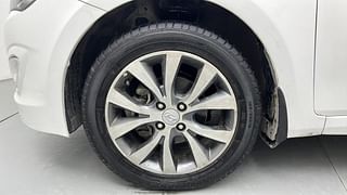 Used 2017 Hyundai Fluidic Verna 4S [2015-2017] 1.6 VTVT SX CNG (Outside Fitted) Petrol+cng Manual tyres LEFT FRONT TYRE RIM VIEW