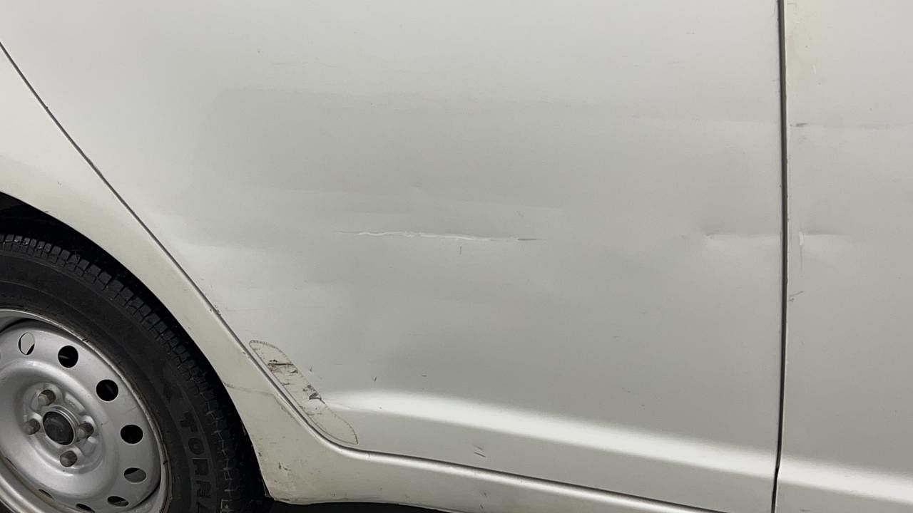 Used 2010 Maruti Suzuki Swift [2007-2011] LXI CNG (Outside Fitted) Petrol+cng Manual dents MINOR DENT