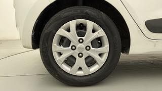 Used 2015 Hyundai Grand i10 [2013-2017] Sportz 1.2 Kappa VTVT Petrol Manual tyres RIGHT REAR TYRE RIM VIEW