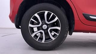 Used 2019 Maruti Suzuki Swift [2017-2021] VXI AMT Petrol Automatic tyres RIGHT REAR TYRE RIM VIEW