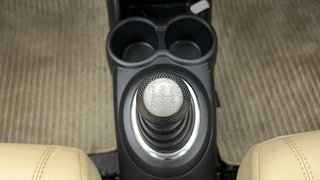 Used 2014 Honda Brio [2011-2016] S MT Petrol Manual interior GEAR  KNOB VIEW