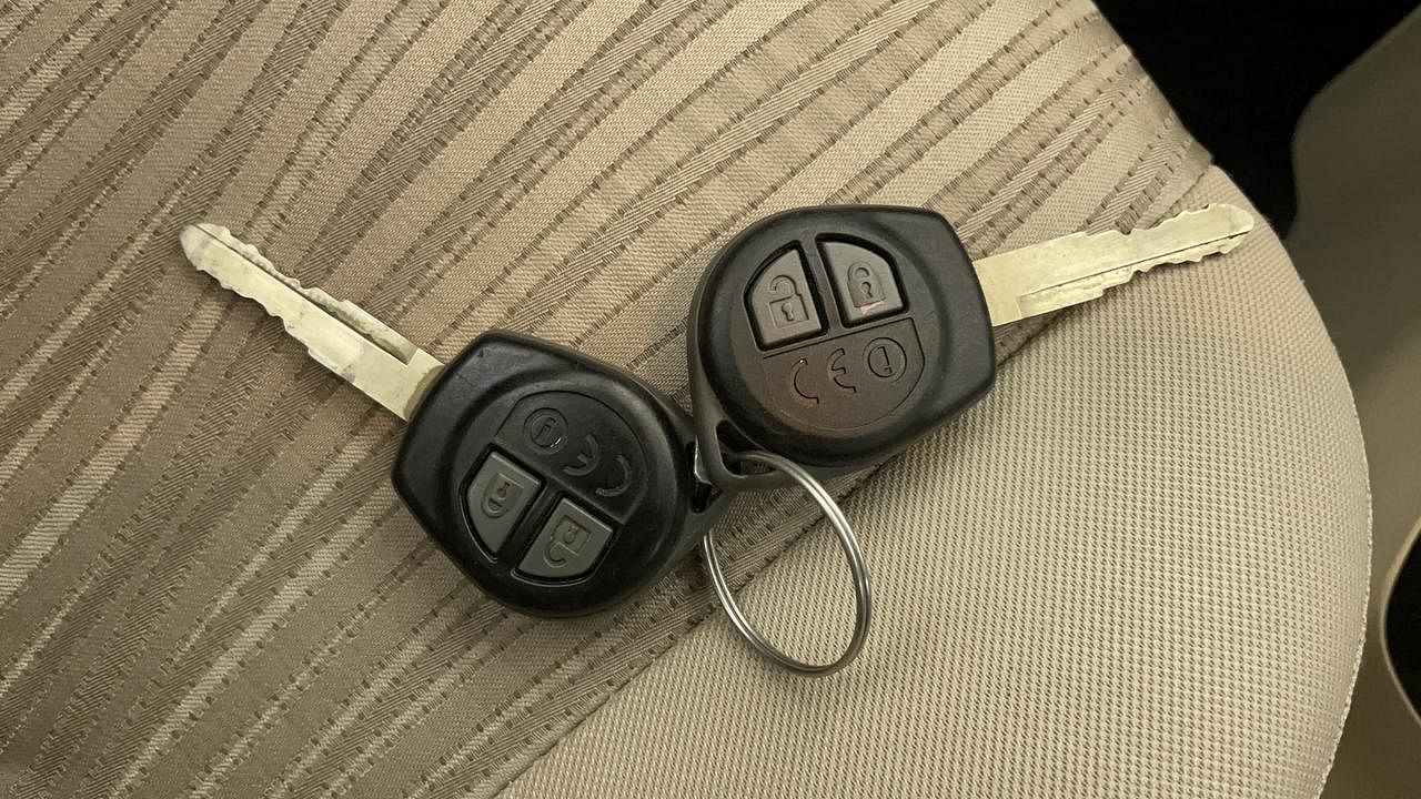 Used 2019 Maruti Suzuki Dzire [2017-2020] VXI AMT Petrol Automatic extra CAR KEY VIEW