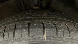 Used 2016 Volkswagen Ameo [2016-2020] Highline1.2L (P) Petrol Manual tyres RIGHT FRONT TYRE TREAD VIEW