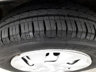 Used 2014 Honda Amaze [2013-2016] 1.2 E i-VTEC Petrol Manual tyres LEFT FRONT TYRE TREAD VIEW