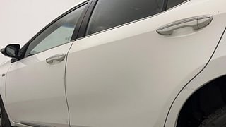 Used 2014 Toyota Corolla Altis [2014-2017] G Petrol Petrol Manual dents MINOR SCRATCH